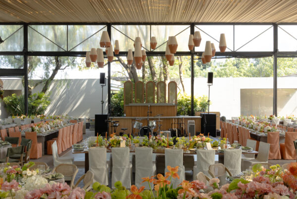 Montaje de evento con servicio de banquetes en CDMX